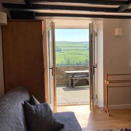 With Outstanding Views, Recently Renovated Apartment *
