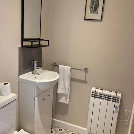 Apartment With Outstanding Views, Recently Renovated Feetham