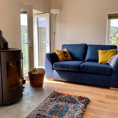 Apartment With Outstanding Views, Recently Renovated *