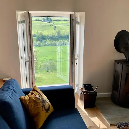 Apartment With Outstanding Views, Recently Renovated *