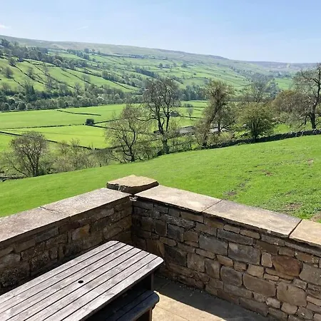 With Outstanding Views, Recently Renovated Apartment